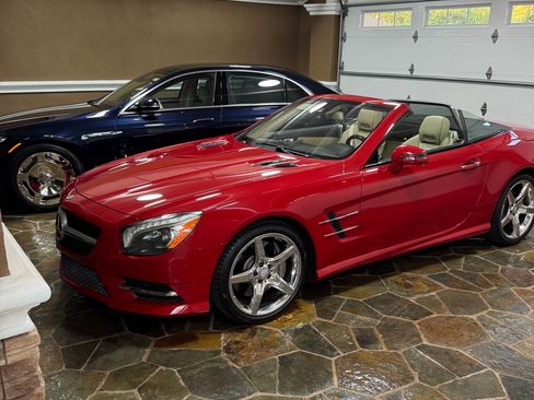 Used 2014 Mercedes-Benz SL 550 w/ Sport Wheel Package image 2