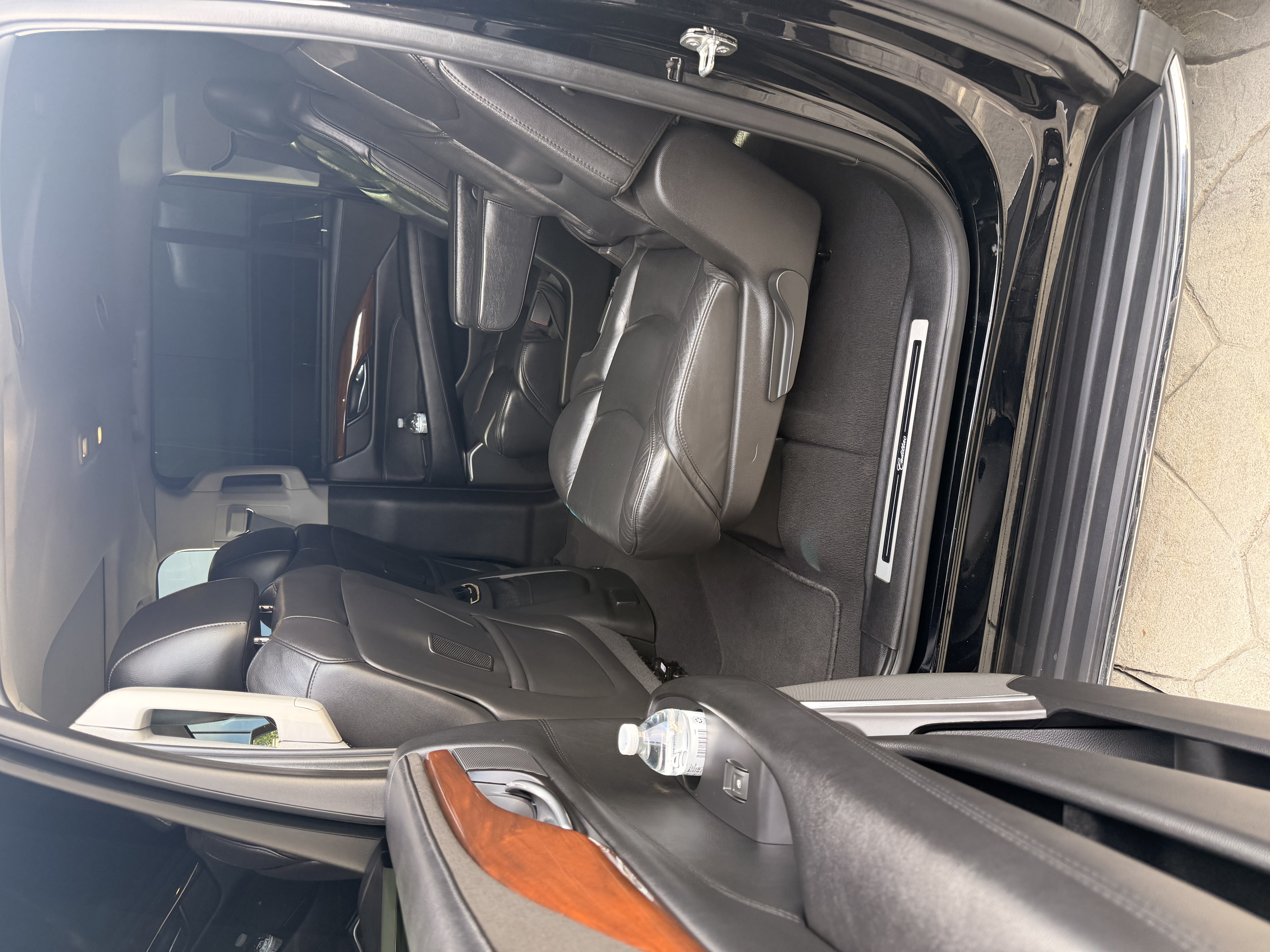 Used 2019 Cadillac Escalade ESV Luxury RWD image 6