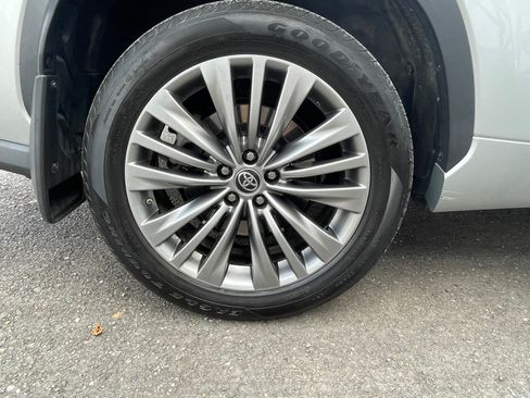 Used 2020 Toyota Highlander Platinum image 6