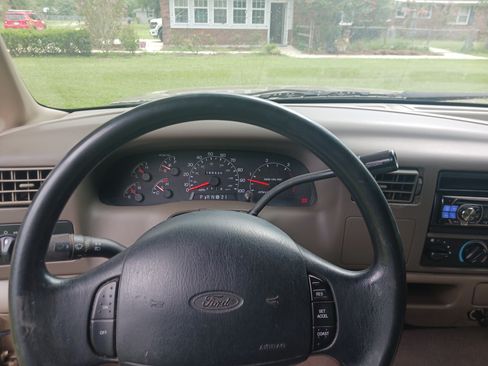 Used 2001 Ford F250 2WD SuperCab Super Duty image 5