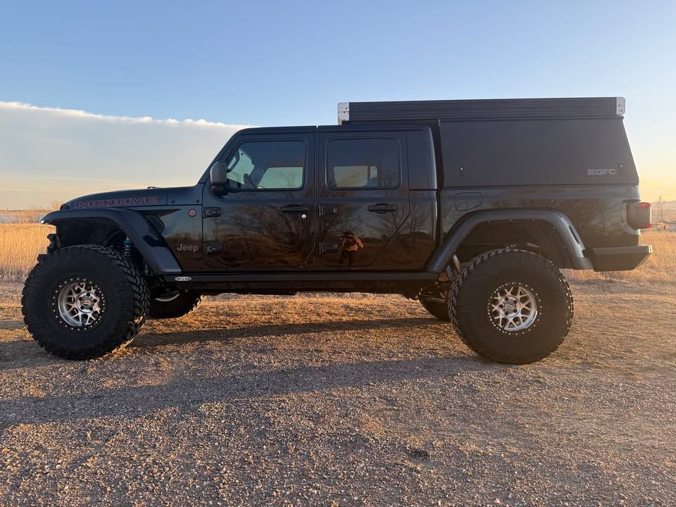 Used 2021 Jeep Gladiator Mojave AWD/4WD image 2