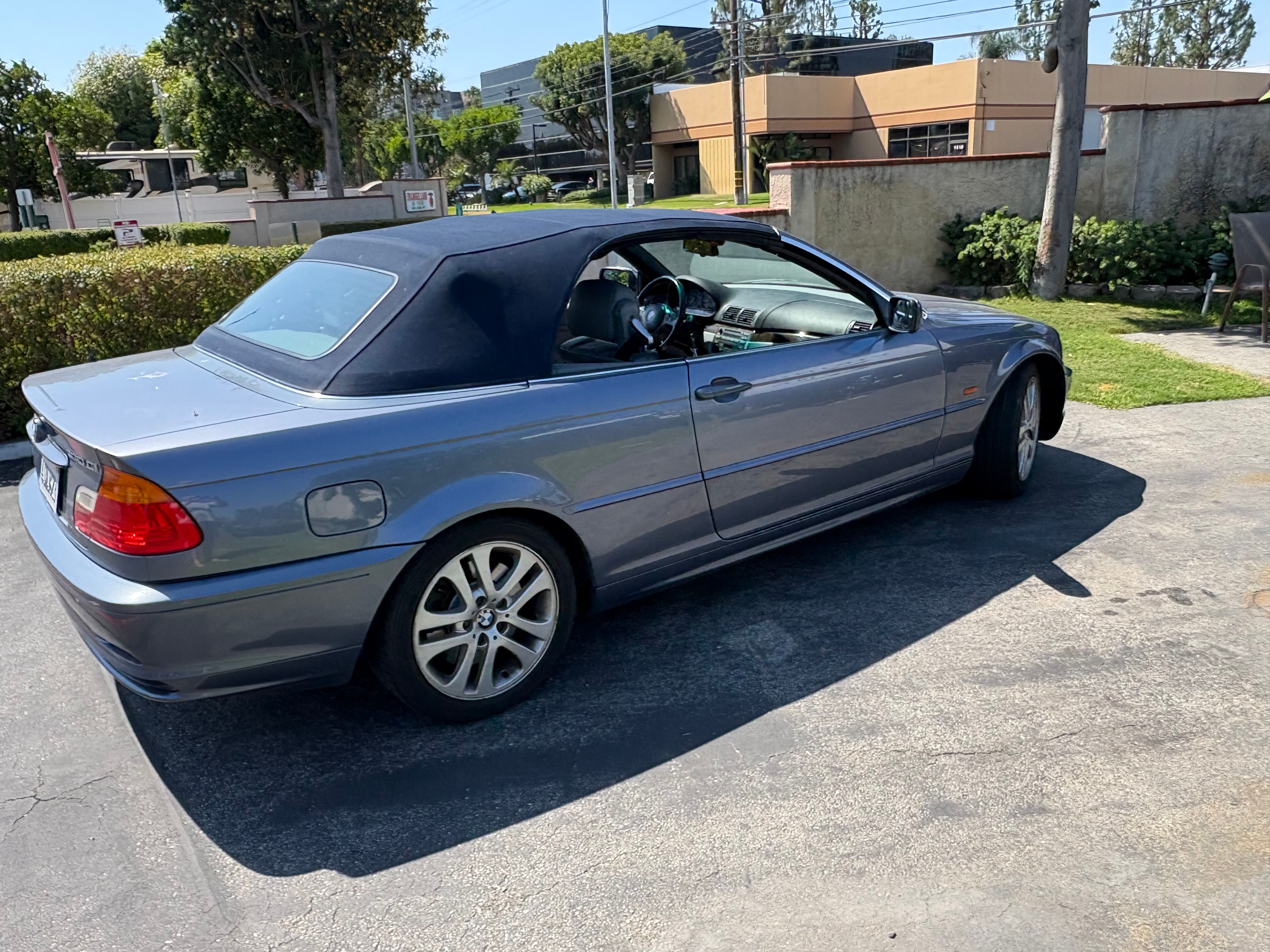Used 2001 BMW 330Ci Convertible RWD image 2
