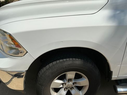 Used 2018 RAM 1500 Classic SLT AWD/4WD image 18