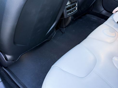 Used 2016 Tesla Model S 70 image 8