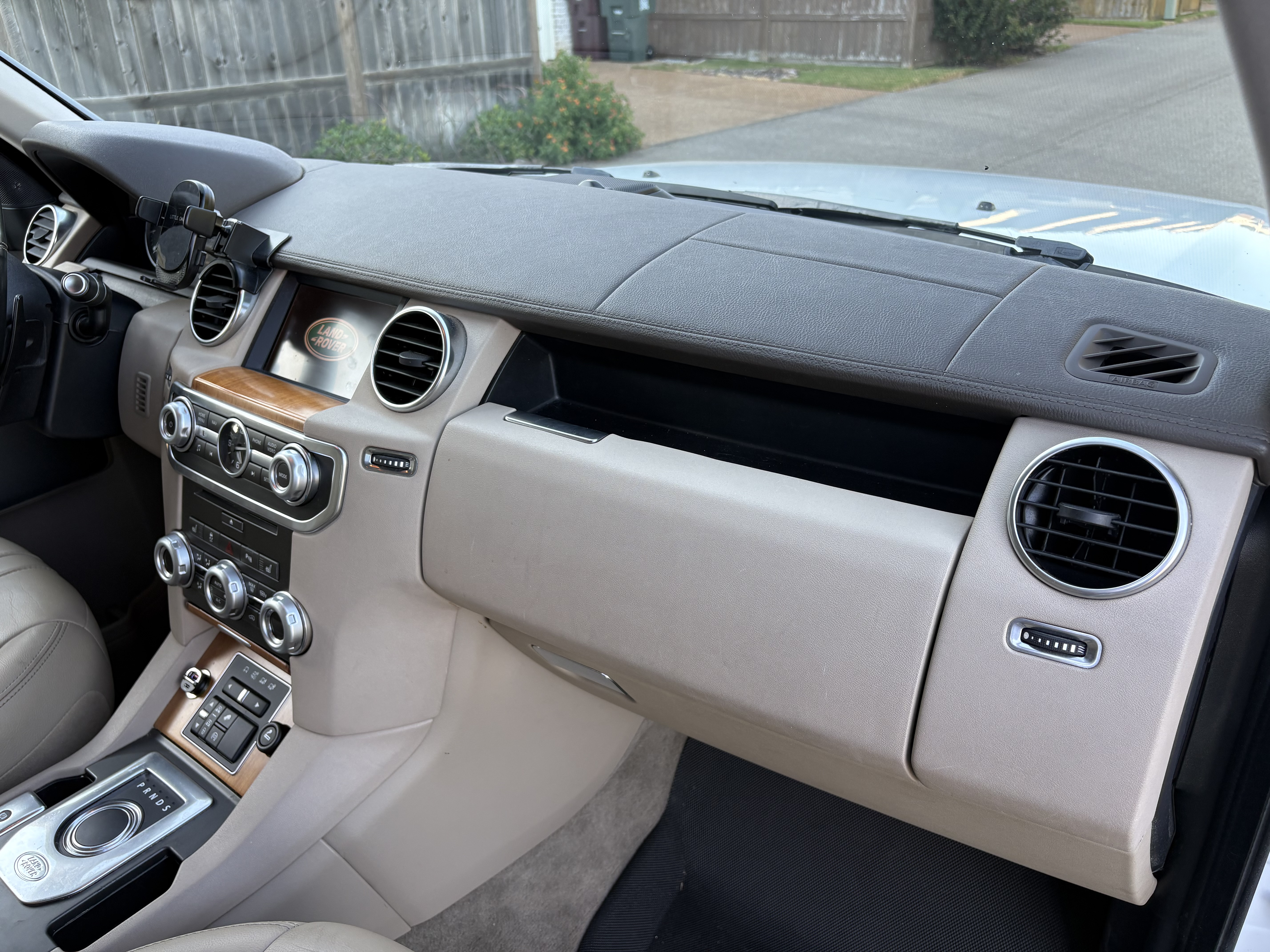 Used 2015 Land Rover LR4 HSE AWD/4WD image 14