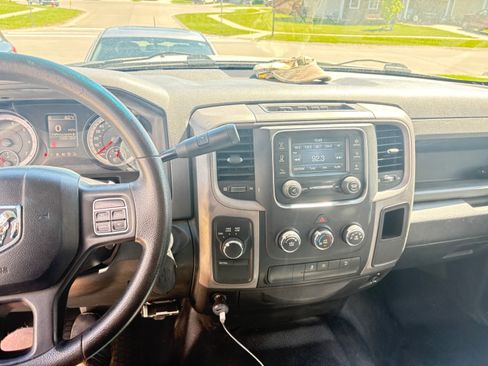 Used 2014 RAM 2500 Tradesman w/ Chrome Appearance Group AWD/4WD image 10