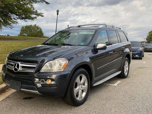Used 2010 Mercedes-Benz GL 450 4MATIC image 4