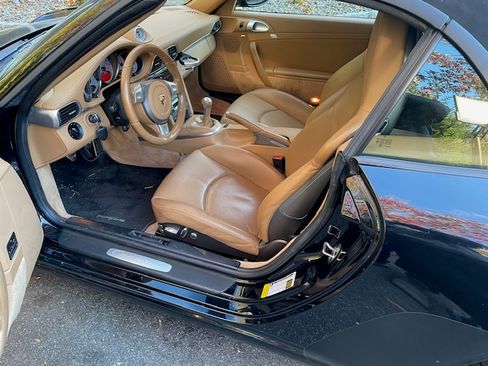Used 2006 Porsche 911 Carrera S RWD image 9