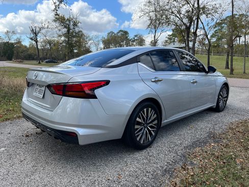 Used 2024 Nissan Altima 2.5 S image 8