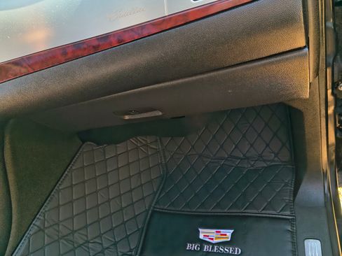 Used 2012 Cadillac Escalade Luxury image 10