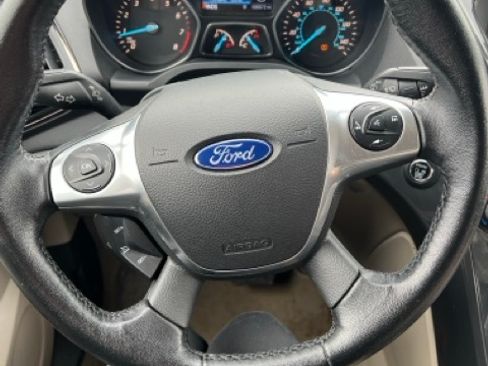 Used 2015 Ford Escape Titanium image 9