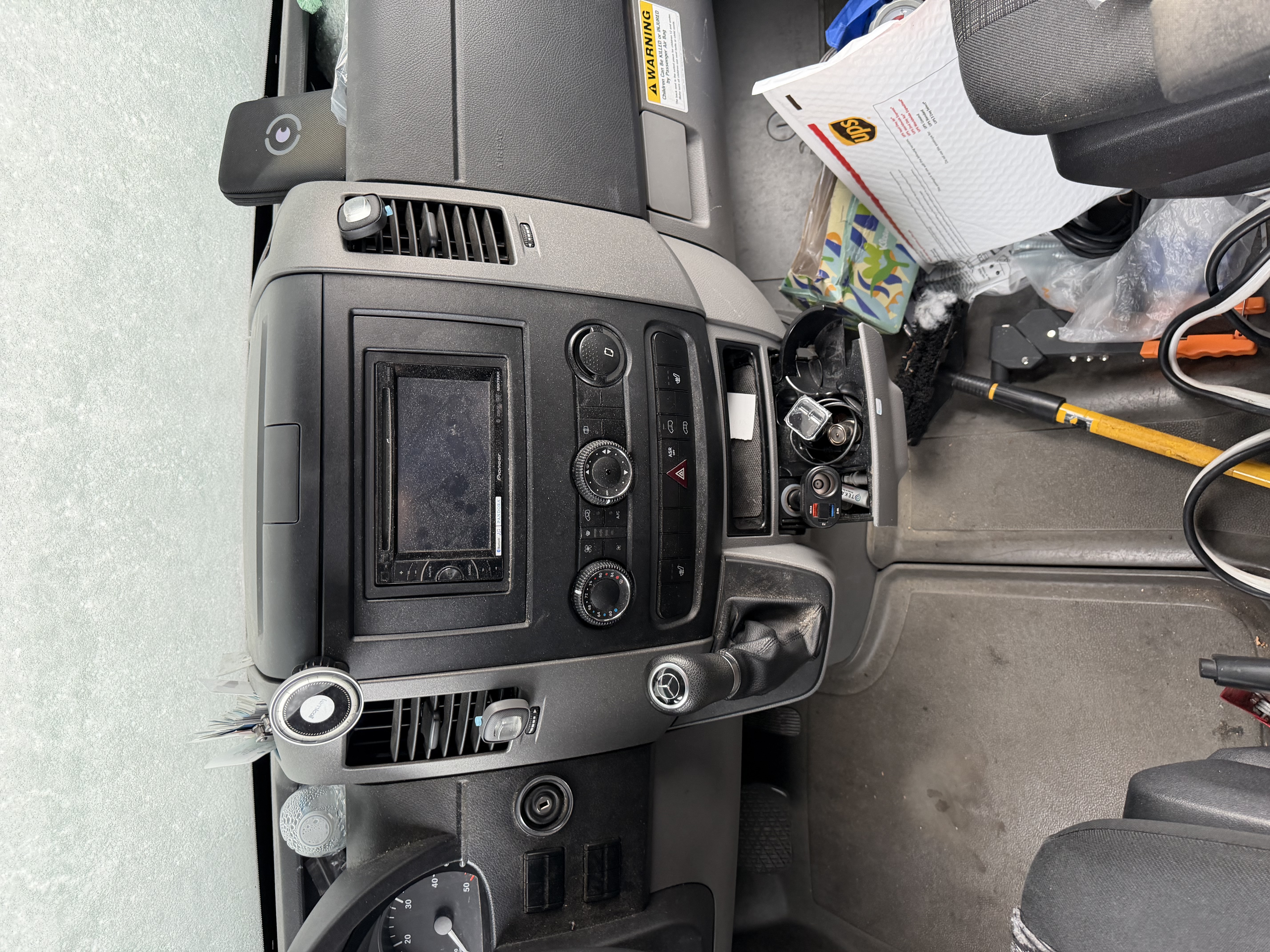 Used 2014 Mercedes-Benz Sprinter 2500 image 4