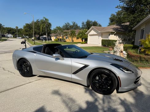Used 2019 Chevrolet Corvette Stingray Coupe w/ 1LT RWD image 24