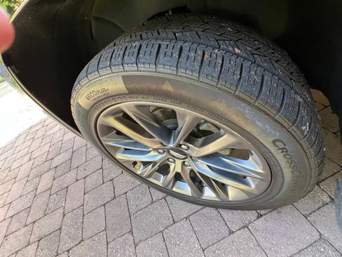 Used 2019 Cadillac Escalade Premium Luxury w/ Escalade Sport Edition AWD/4WD image 14