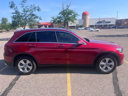 Used 2018 Mercedes-Benz GLC 300 4MATIC image 6