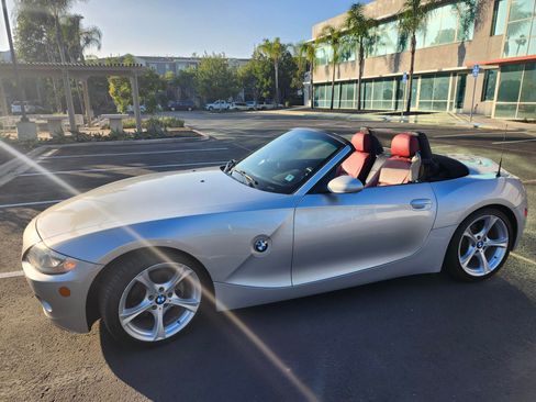 Used 2005 BMW Z4 3.0i image 5