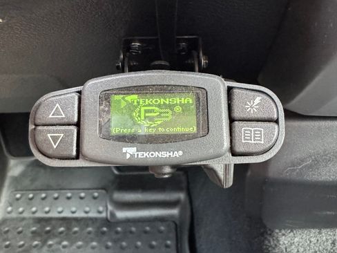 Used 2017 Toyota Tundra SR5 w/ TRD Off Road Package AWD/4WD image 18