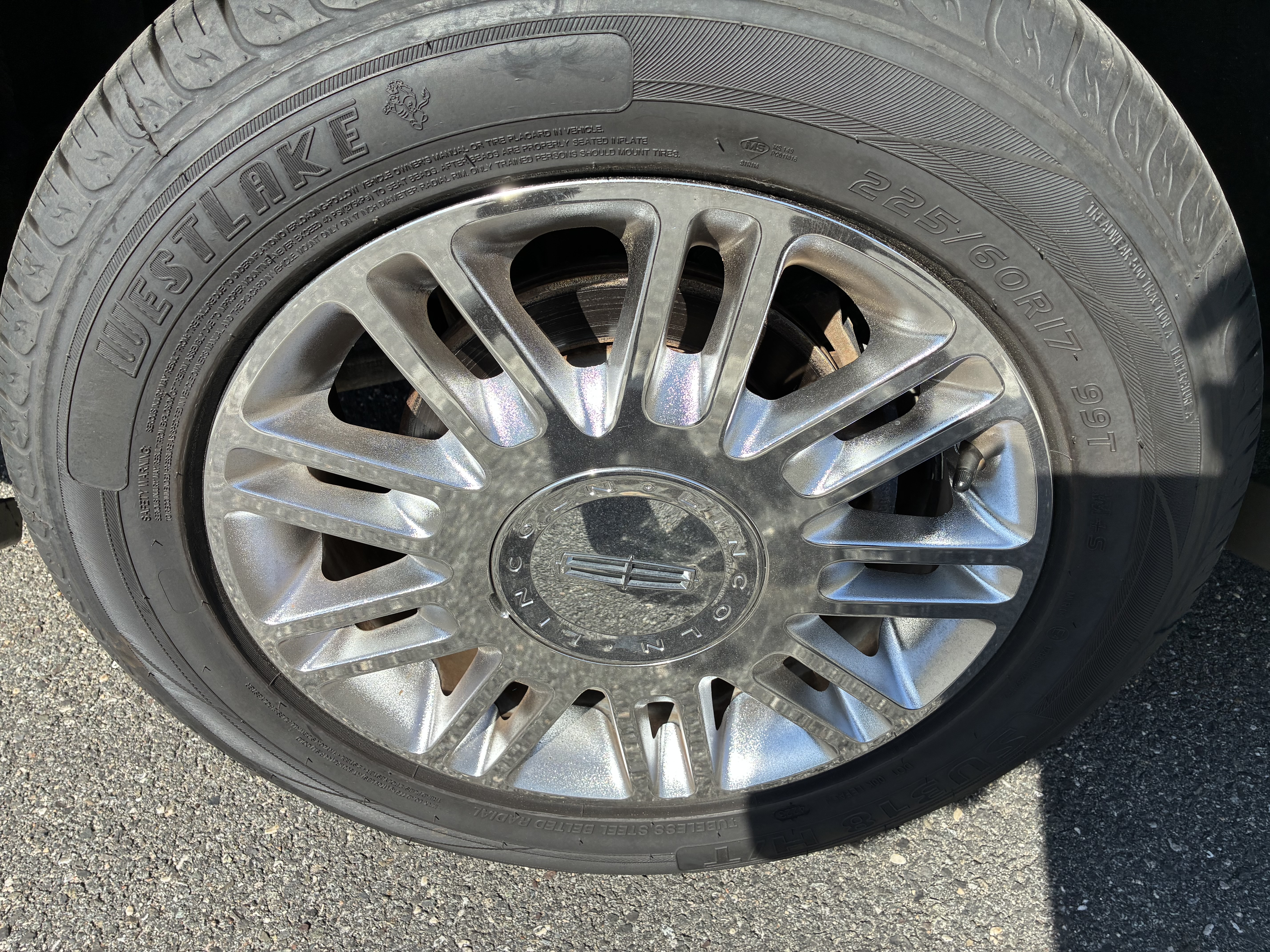 Used 2009 Lincoln Town Car Signature Limited RWD image 16