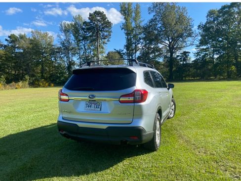 Used 2019 Subaru Ascent 8-Passenger AWD/4WD image 5