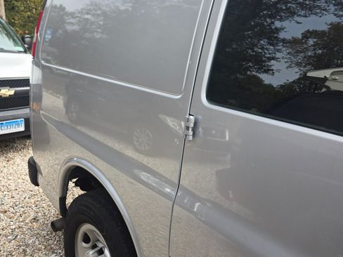 Used 2016 GMC Savana 3500 image 12