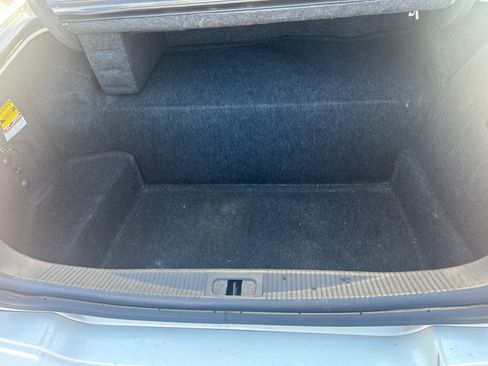 Used 2004 Lincoln Town Car Ultimate image 11