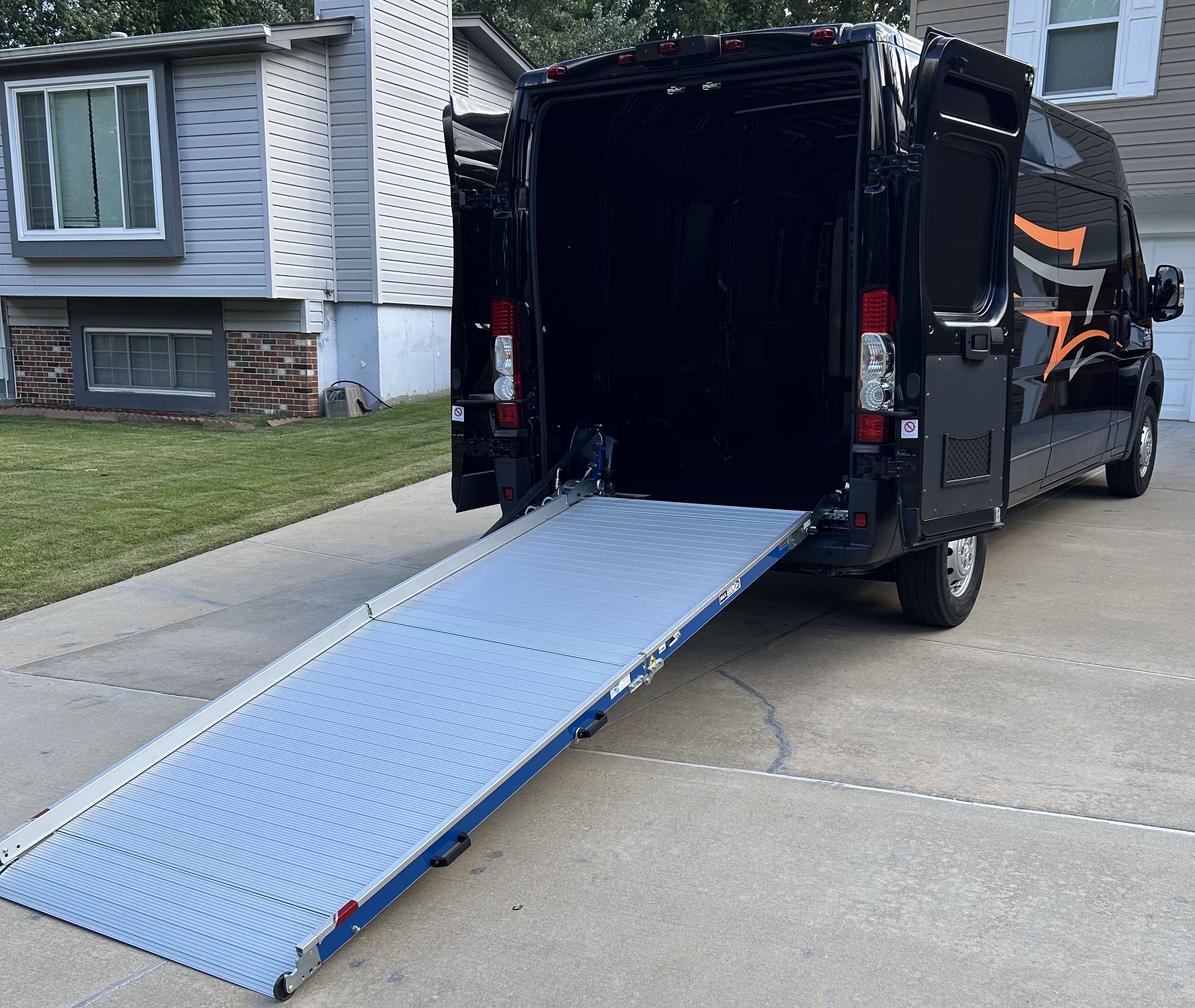 Used 2018 RAM ProMaster 2500 w/ Premium Appearance Group FWD image 15