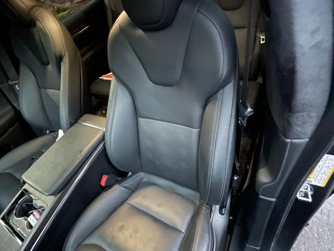 Used 2022 Tesla Model X image 9