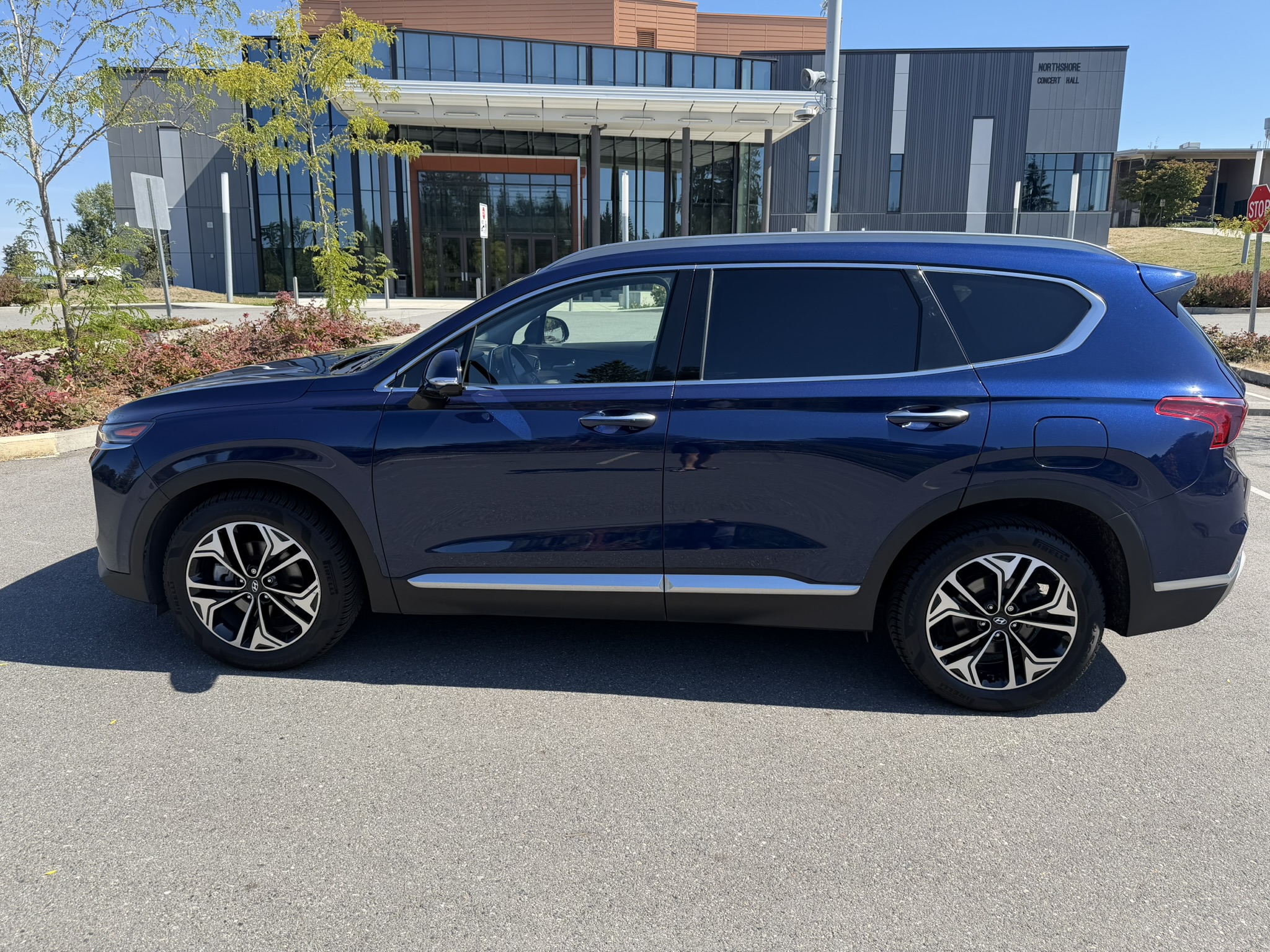 Used 2019 Hyundai Santa Fe AWD w/ Cargo Package image 6