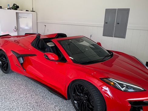 Used 2025 Chevrolet Corvette Z06 image 9