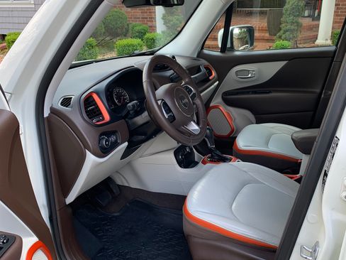Used 2017 Jeep Renegade Limited AWD/4WD image 19