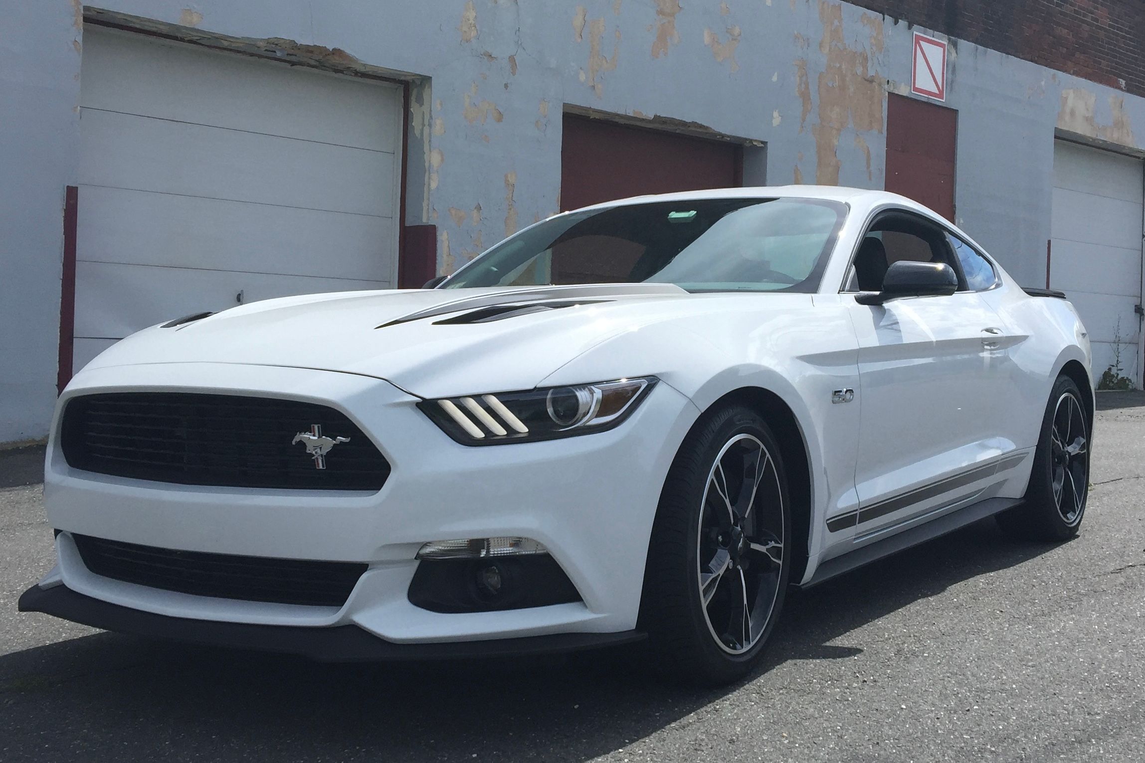 Used 2016 Ford Mustang GT Premium w/ Equipment Group 401A RWD image 1