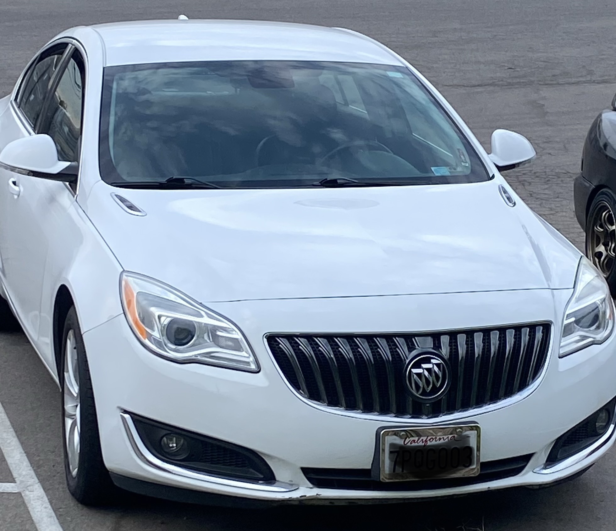 Used 2016 Buick Regal Premium AWD/4WD image 2