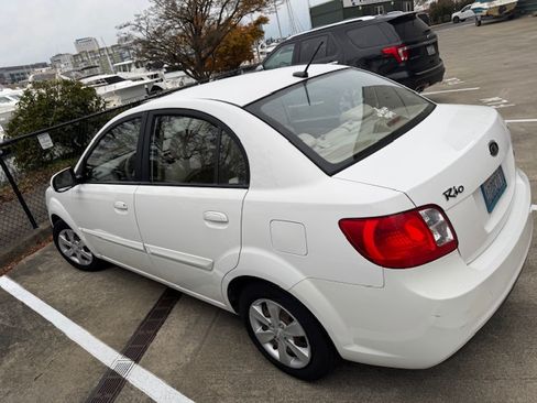 Used 2010 Kia Rio LX image 2