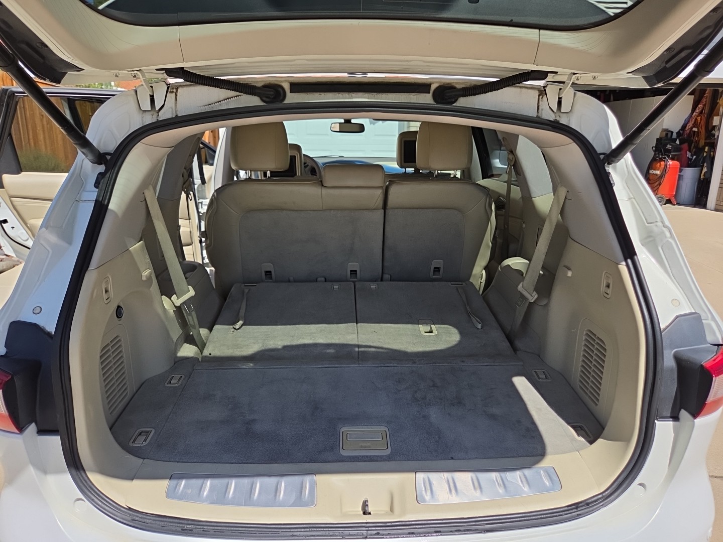 Used 2013 INFINITI JX35 FWD w/ Premium Pkg image 16