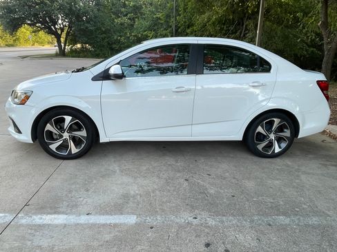 Used 2017 Chevrolet Sonic Premier image 2