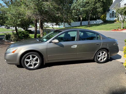 Used 2003 Nissan Altima 3.5 SE FWD image 5