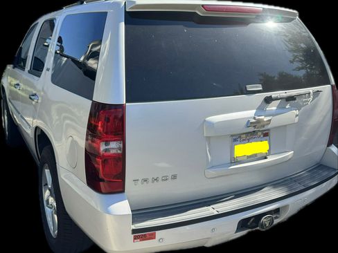 Used 2008 Chevrolet Tahoe LTZ w/ LTZ Preferred Equipment Group RWD image 2
