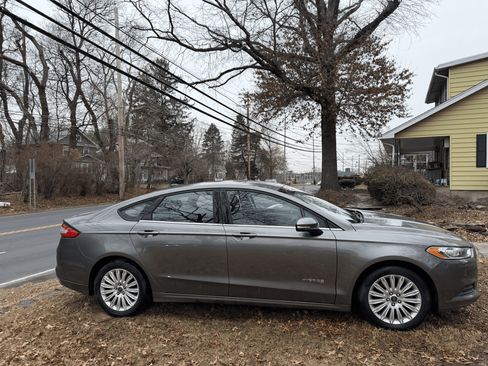 Used 2013 Ford Fusion SE image 4