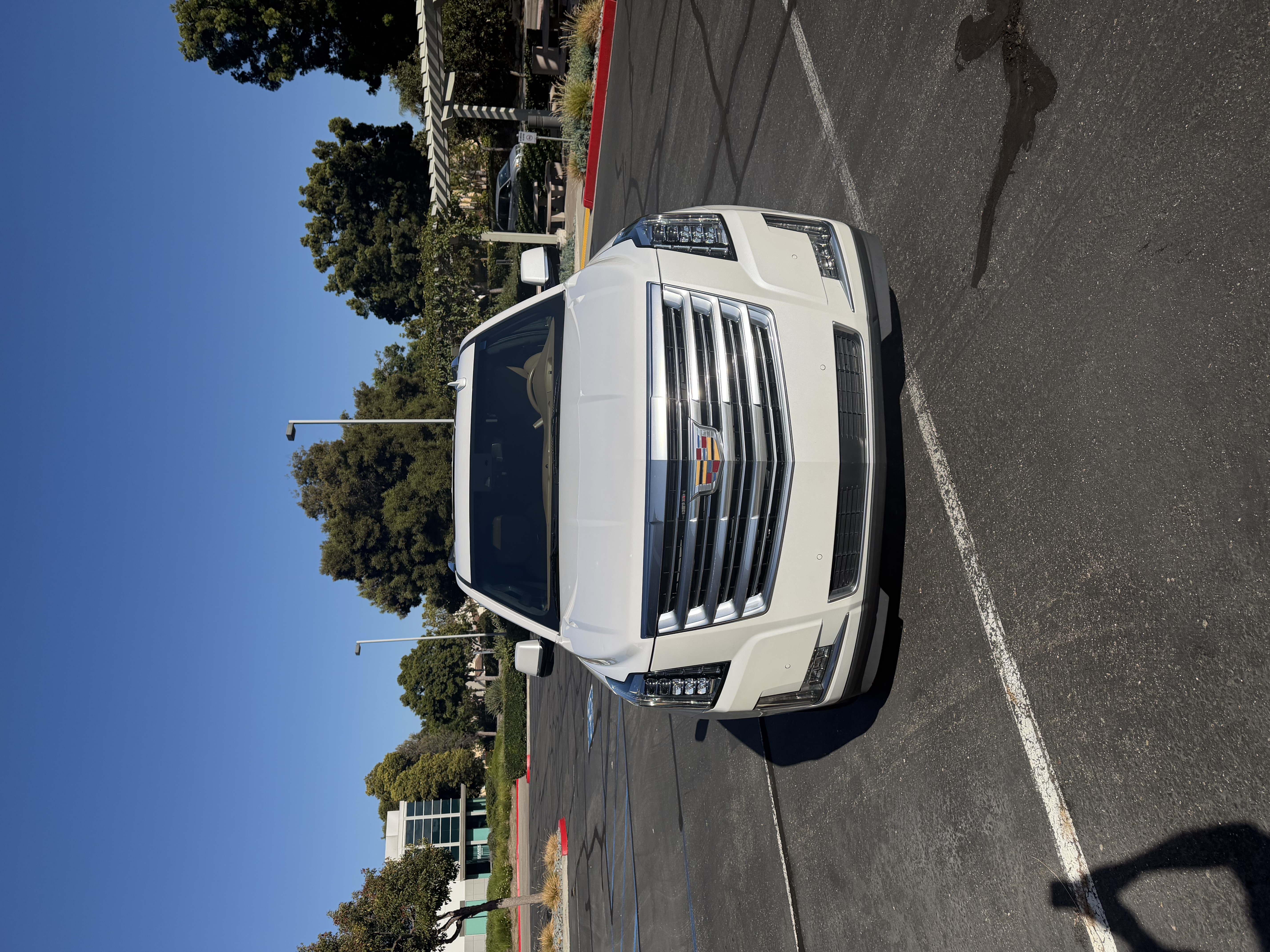 Used 2017 Cadillac Escalade ESV Platinum AWD/4WD image 9