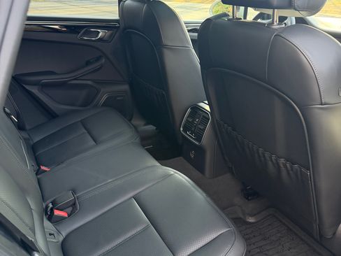Used 2025 Porsche Macan image 13
