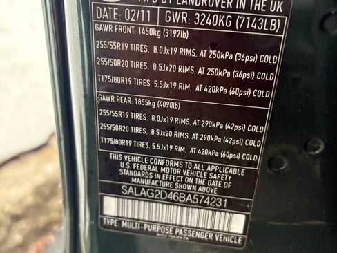 Used 2011 Land Rover LR4 HSE image 11