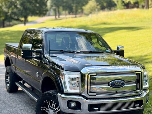 Used 2014 Ford F250 Lariat w/ Chrome Package AWD/4WD image 2