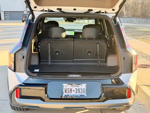 Used 2026 Kia EV9 GT-Line image 13