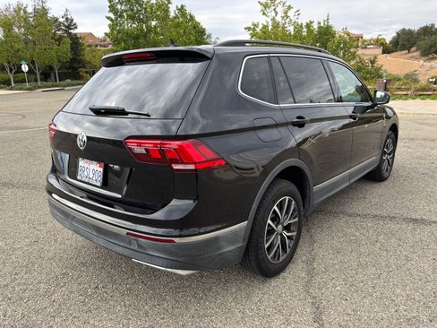 Used 2020 Volkswagen Tiguan SE w/ Panoramic Sunroof Package FWD image 5