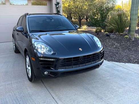 Used 2017 Porsche Macan S image 2