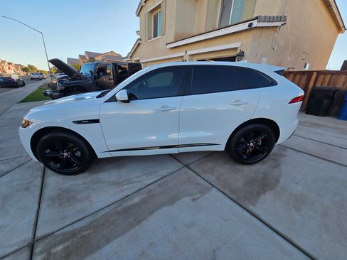 Used 2017 Jaguar F-PACE R-Sport image 4
