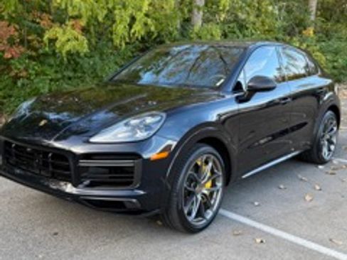 Used 2021 Porsche Cayenne Turbo image 1