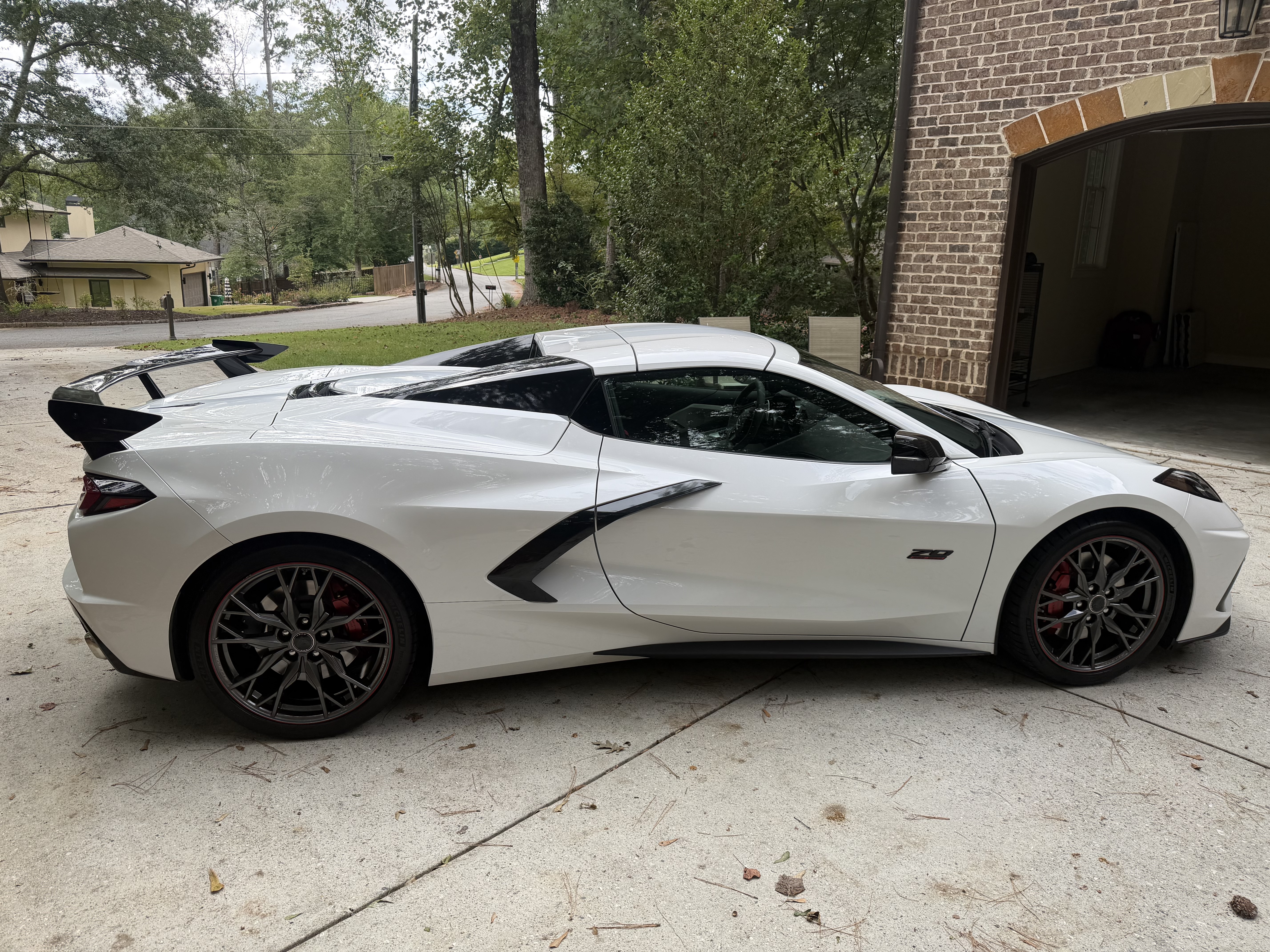 Used 2023 Chevrolet Corvette Stingray Premium Conv w/ Z51 Performance Package RWD image 4