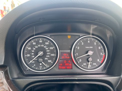 Used 2011 BMW 328i 328i Convertible 2D image 9