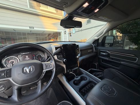 Used 2024 RAM 2500 Laramie AWD/4WD image 10